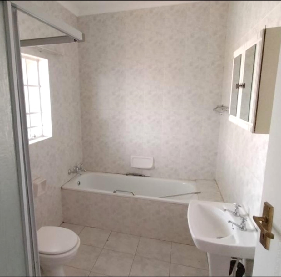 4 Bedroom Property for Sale in Flamwood North West